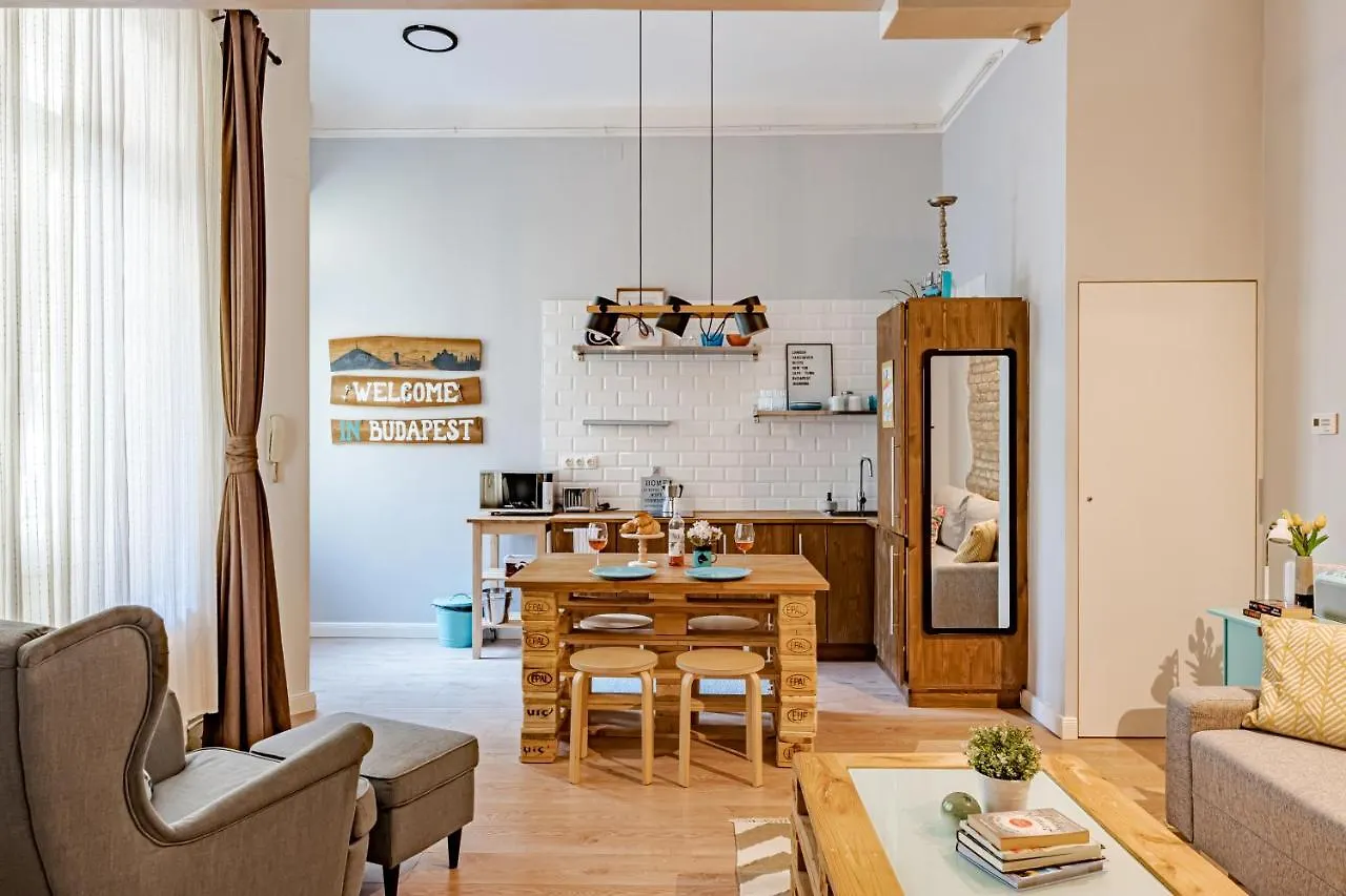 Design Studio At The Ruin Pubs Budapest