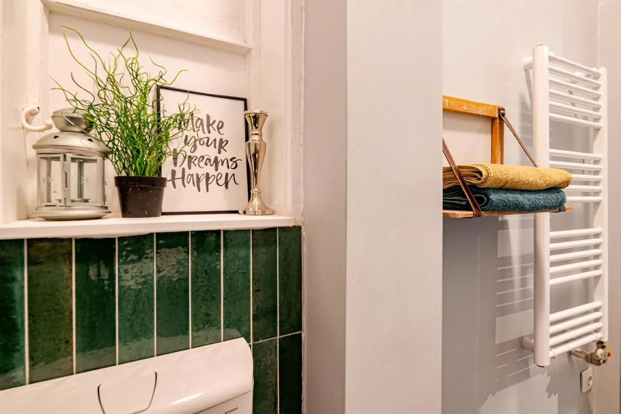 Apartment Design Studio At The Ruin Pubs Budapest